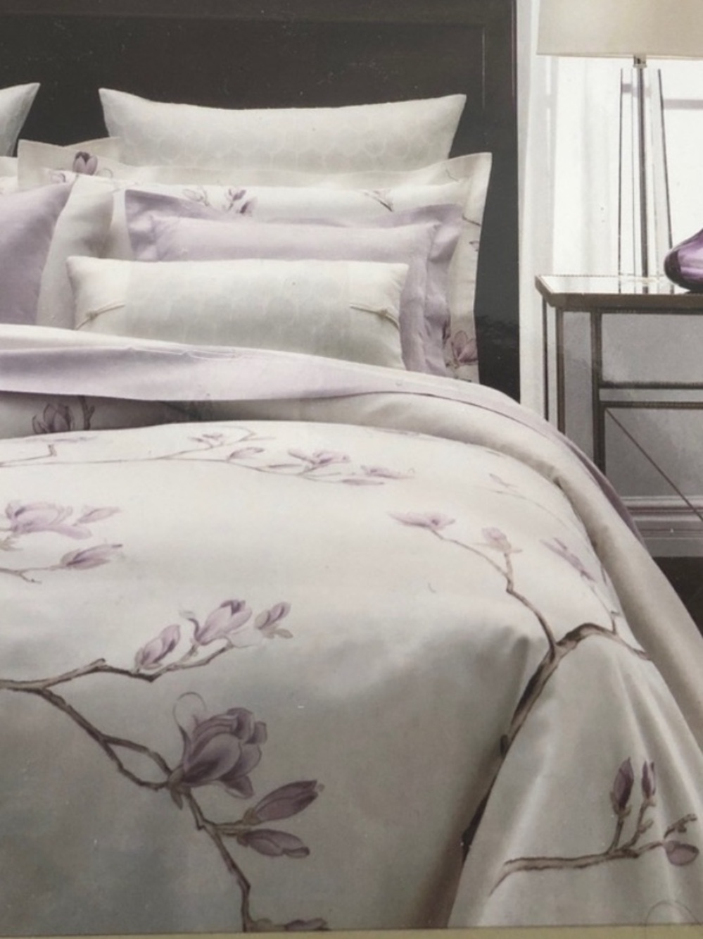 Gluckstein 100% cotton king duvet, cream and mauve magnolia flower with zipper
